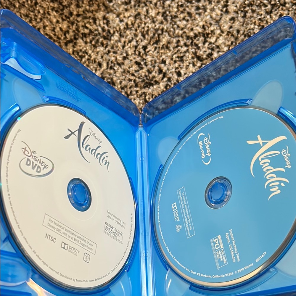 Disney Aladdin Blu-ray and DVD Set Animated and Live Action set - Picture 3 of 3